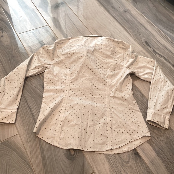 Express button up shirt with purple polka dots - Picture 2 of 4